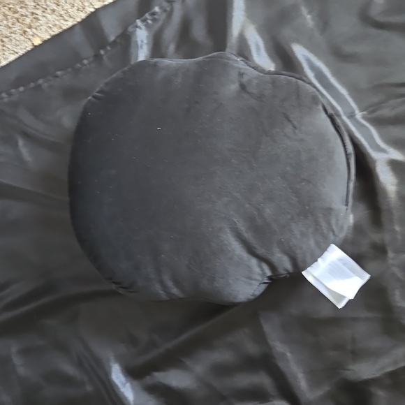 Pillows - Picture 3 of 5